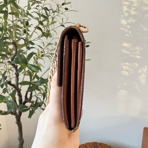 ✅AUTHENTIC✅LOUIS VUITTON WALLET ON A CHAIN - Picture 8 of 15